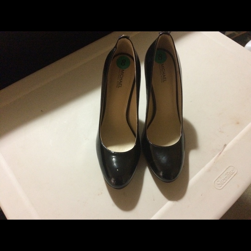 Black shoe Michael Kors